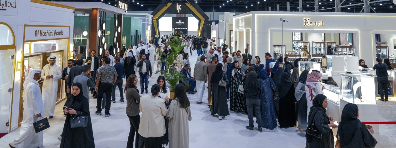 EME25WA-JA-CROWD.jpg