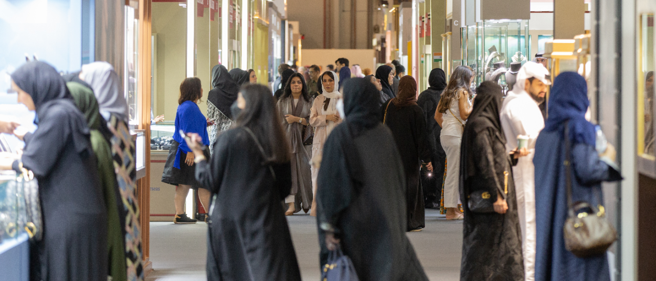 jewellery arabia crowd