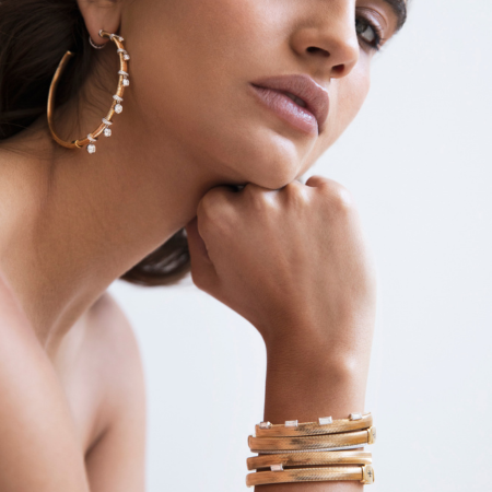 Feelings hoop earrings & gold bangles with white diamonds