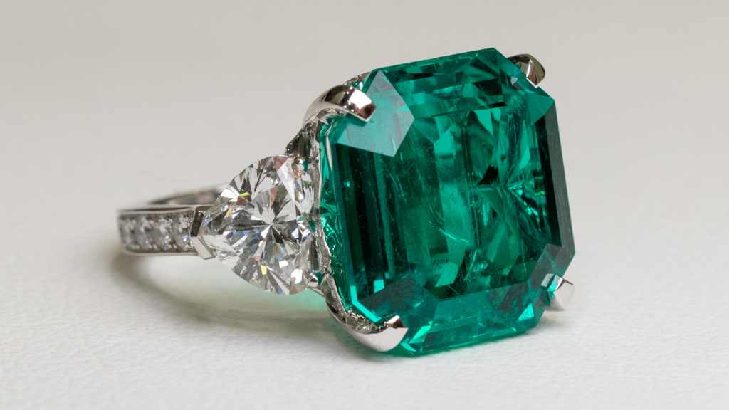 Graff Emerald Ring